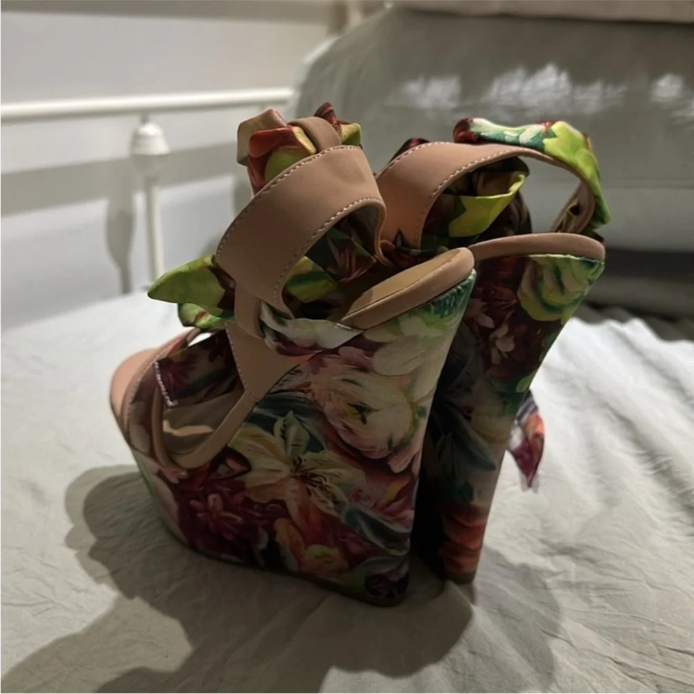 Floral Wedge lace up Sandals